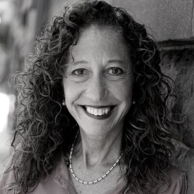 Dara Goldberg BW HeadShot 400x400 1.jpg