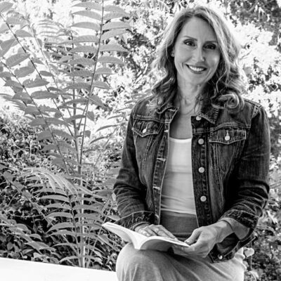 Karen Viesta BW Headshot 400x400 1.jpg