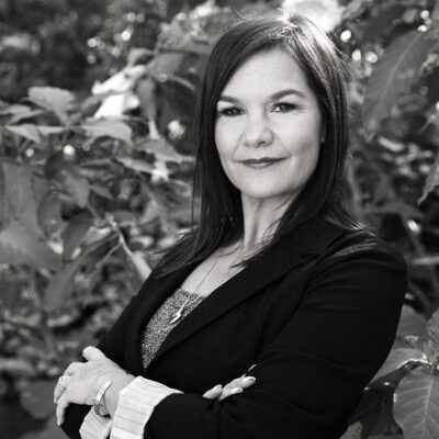 Lisa Michelle BW Headshot 400x400 1.jpg