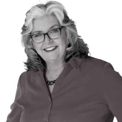 Lori Lyons BW Headshot 2023 1 400x400 1.jpg